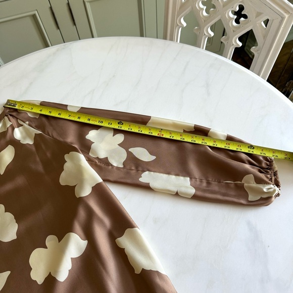 Theory Floral Print Silk Top Camel Sz S - Picture 11 of 11